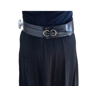 BCBGmaxazria Leather belt in great condition.